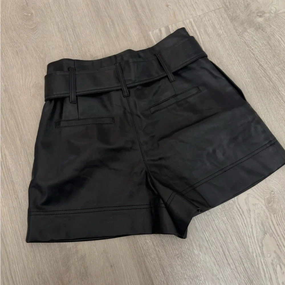 ｛Zara｝ Black Leather-Style Shorts（S size） - Picture 5 of 8